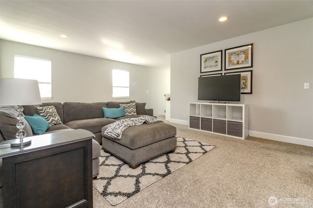 8872 Selbo Peak Place NW, Bremerton, WA 98311