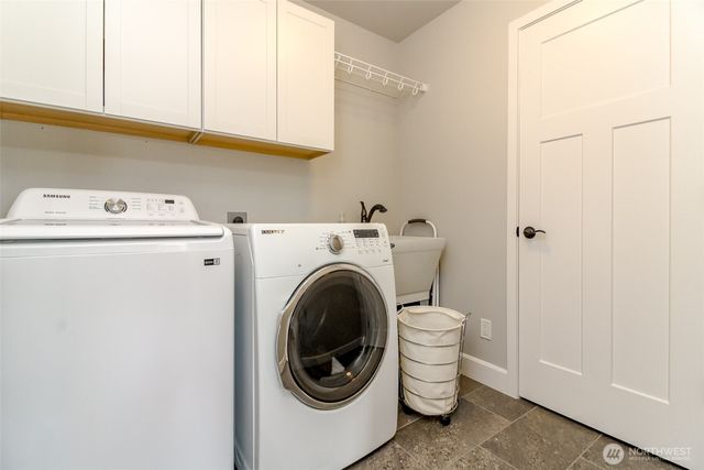 8872 Selbo Peak Place NW, Bremerton, WA 98311