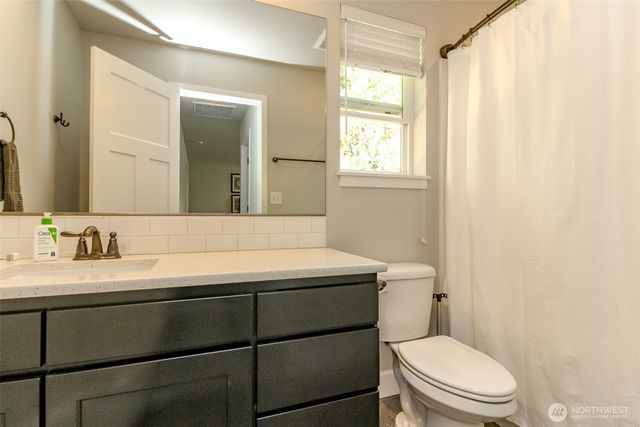 8872 Selbo Peak Place NW, Bremerton, WA 98311