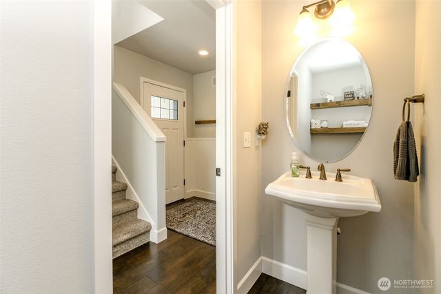 8872 Selbo Peak Place NW, Bremerton, WA 98311
