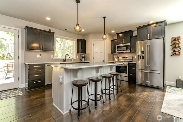 8872 Selbo Peak Place NW, Bremerton, WA 98311