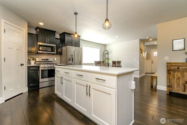 8872 Selbo Peak Place NW, Bremerton, WA 98311