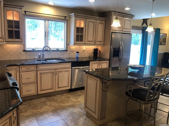 52 W Woodside Avenue, Patchogue, NY 11772