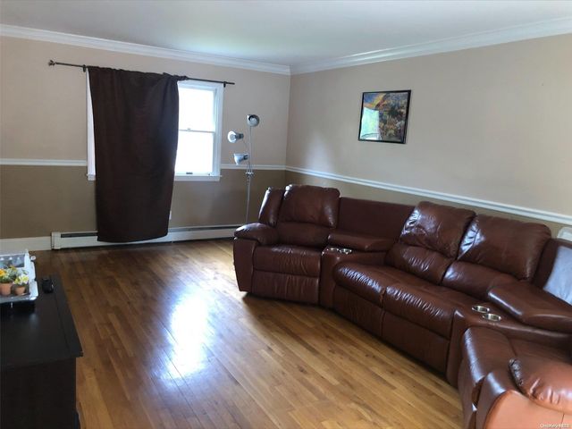 52 W Woodside Avenue, Patchogue, NY 11772