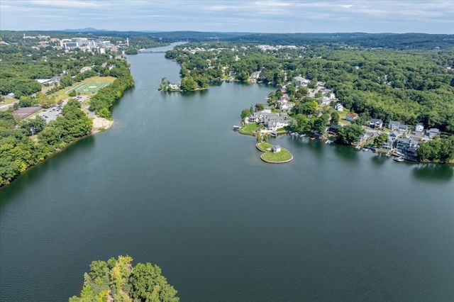 308 Bridle Path, Worcester, MA 01604