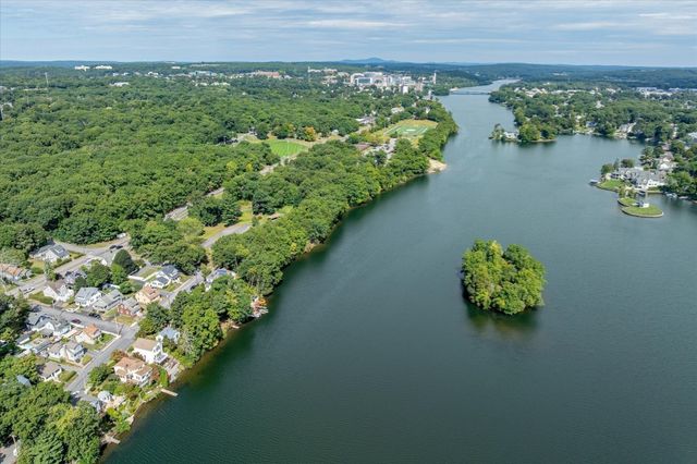 308 Bridle Path, Worcester, MA 01604