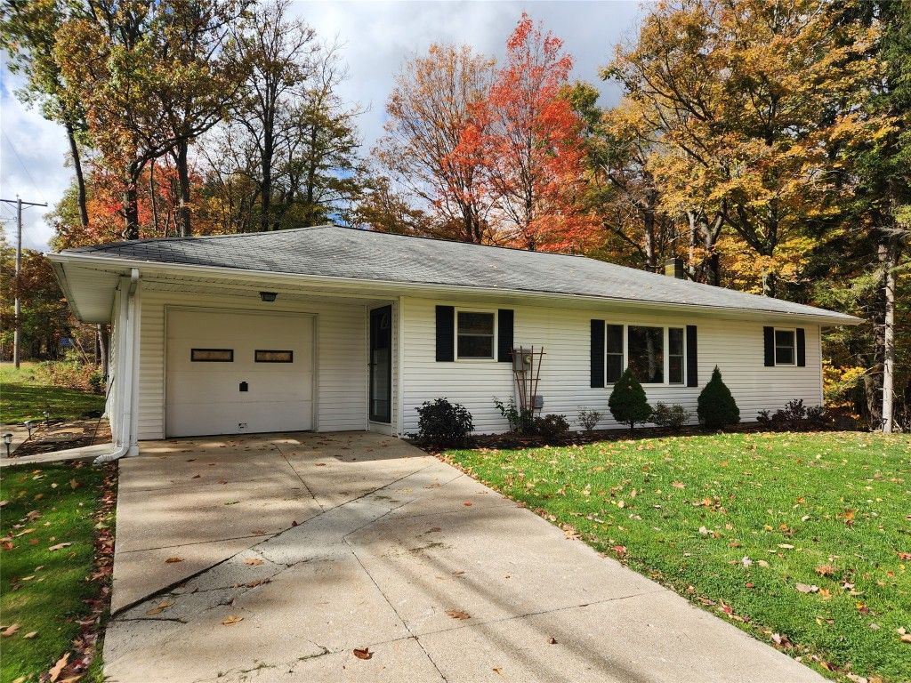 70 ROBISON Road W, Erie, PA 16509