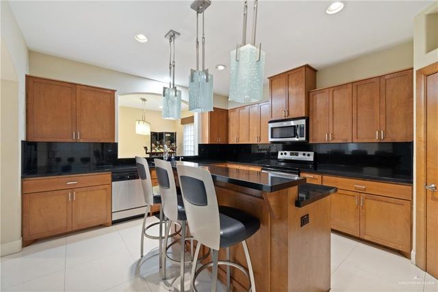 521 E Thornhill Avenue, Mcallen, TX 78503