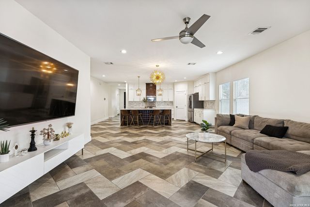 303 Pendleton Ave, San Antonio, TX 78204