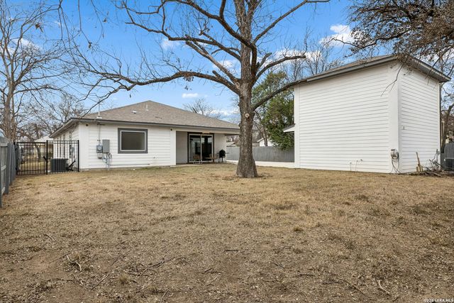 303 Pendleton Ave, San Antonio, TX 78204