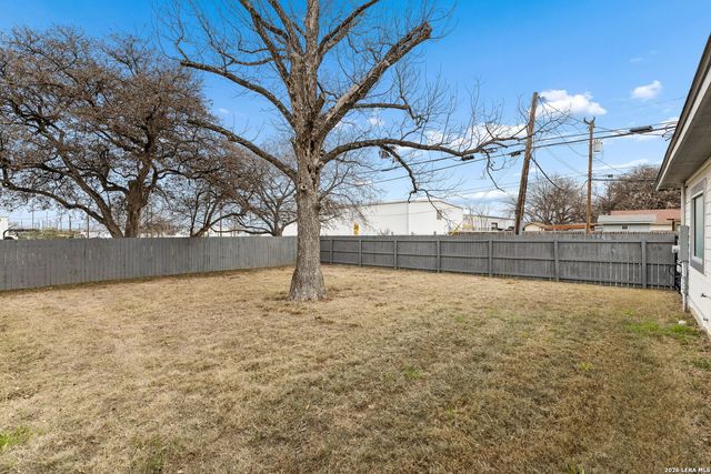 303 Pendleton Ave, San Antonio, TX 78204