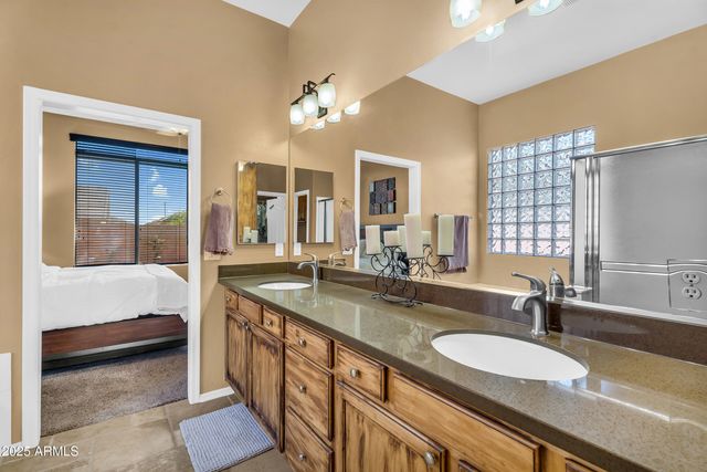 4821 E KIRKLAND Road, Phoenix, AZ 85054