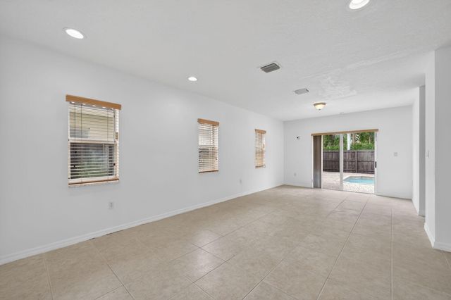 1975 NE 36th Avenue, Homestead, FL 33033