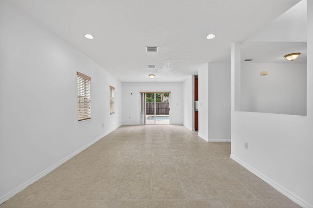 1975 NE 36th Avenue, Homestead, FL 33033