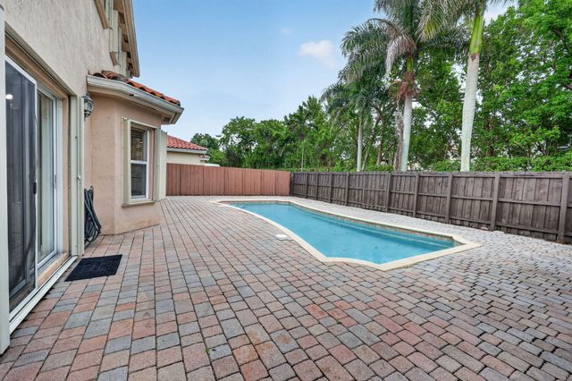 1975 NE 36th Avenue, Homestead, FL 33033