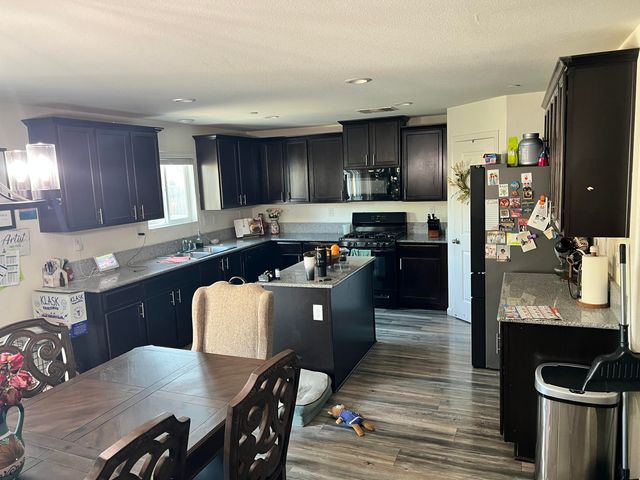 2292 Anderson Avenue, Tulare, CA 93274