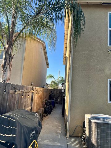 2292 Anderson Avenue, Tulare, CA 93274
