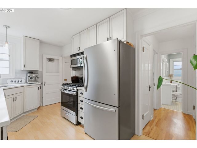 4334 Se 49TH Ave, Portland, OR 97206