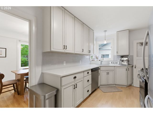 4334 Se 49TH Ave, Portland, OR 97206