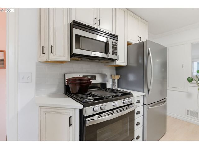 4334 Se 49TH Ave, Portland, OR 97206