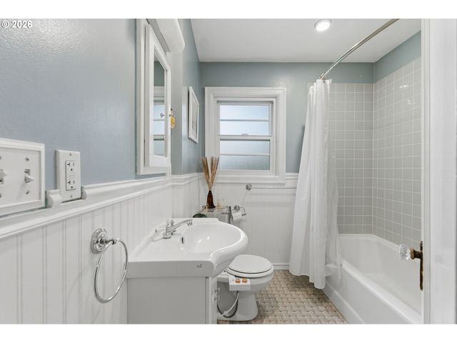 4334 Se 49TH Ave, Portland, OR 97206