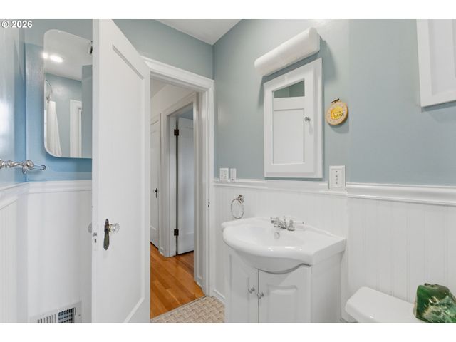 4334 Se 49TH Ave, Portland, OR 97206