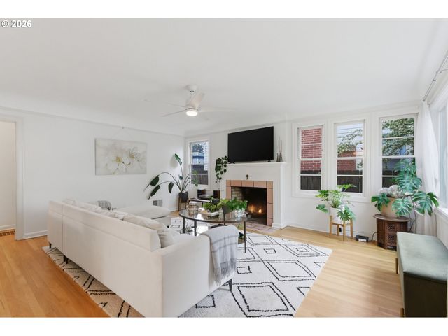 4334 Se 49TH Ave, Portland, OR 97206