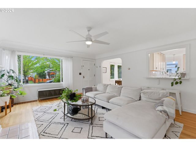 4334 Se 49TH Ave, Portland, OR 97206