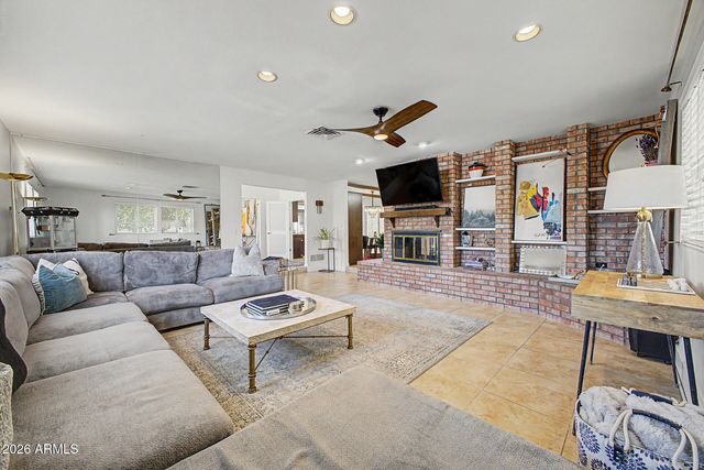 2336 E INGLEWOOD Street, Mesa, AZ 85213
