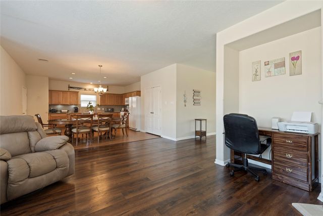 686 Fountain View Lane, League City, TX 77573