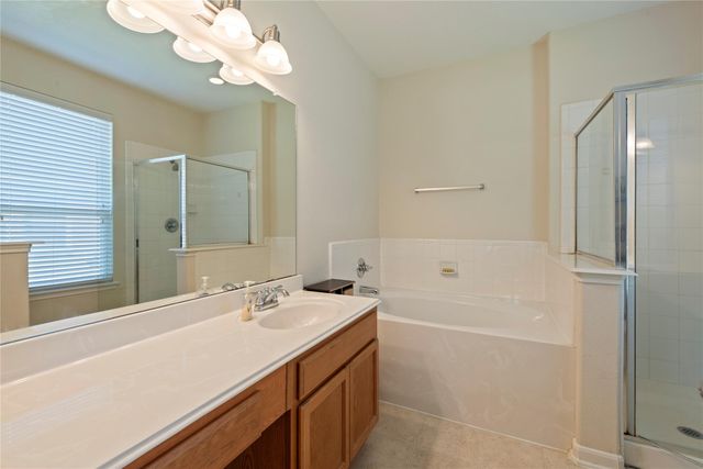 686 Fountain View Lane, League City, TX 77573