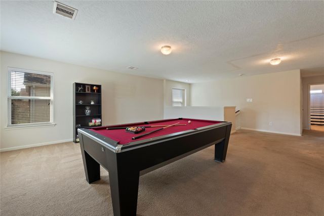 686 Fountain View Lane, League City, TX 77573