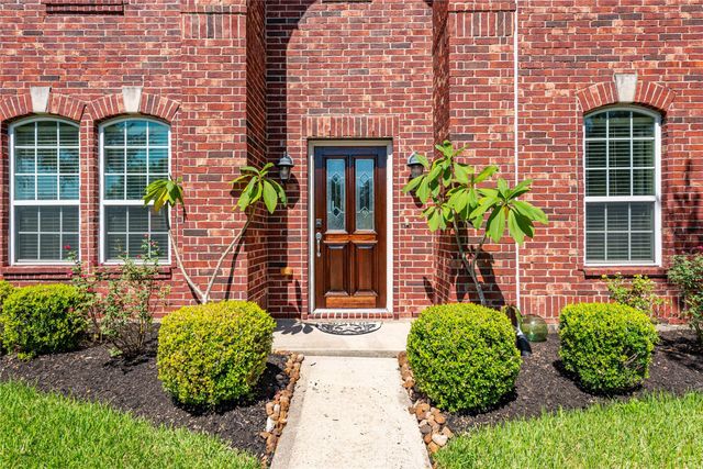 686 Fountain View Lane, League City, TX 77573