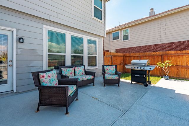 686 Fountain View Lane, League City, TX 77573