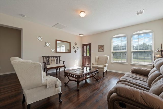 686 Fountain View Lane, League City, TX 77573