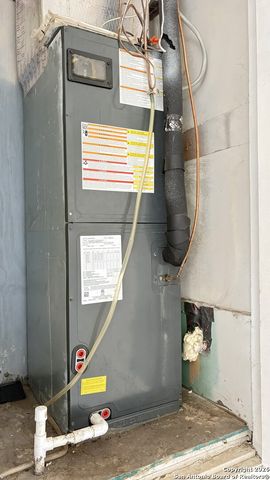 502 W Aviation Blvd, Universal City, TX 78148