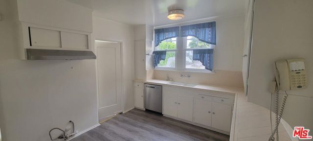 3126 Castle Heights Avenue, Los Angeles, CA 90034