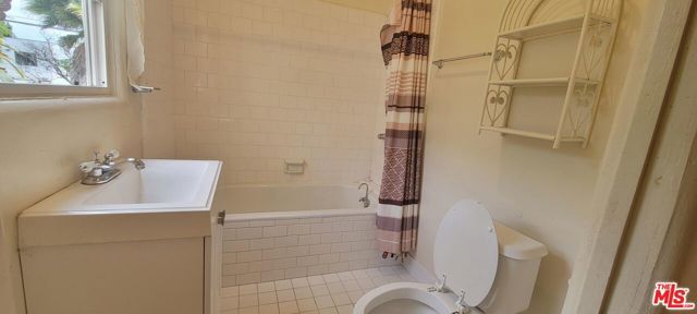 3126 Castle Heights Avenue, Los Angeles, CA 90034