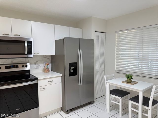 7750 Jewel LN 101, Naples, FL 34109