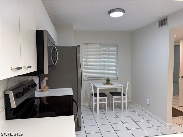 7750 Jewel LN 101, Naples, FL 34109