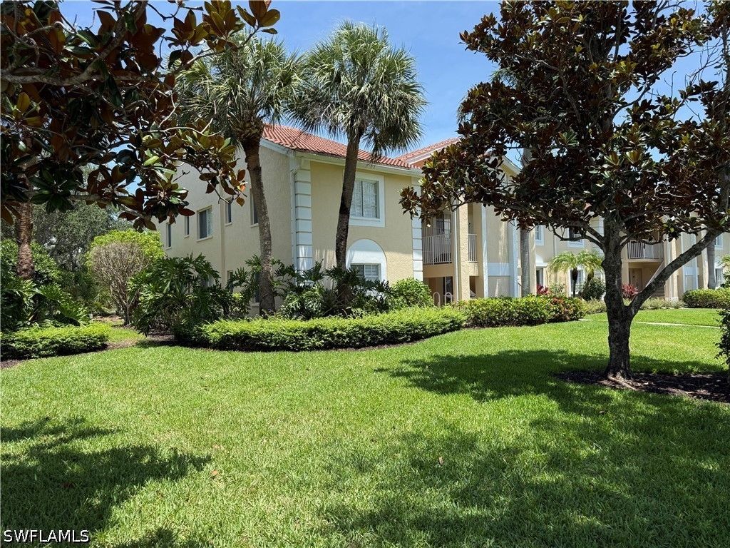 7750 Jewel LN 101, Naples, FL 34109