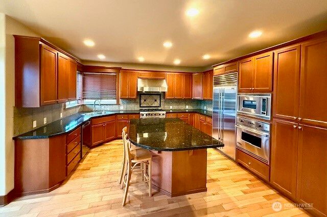 23419 NE 10th Place, Sammamish, WA 98074