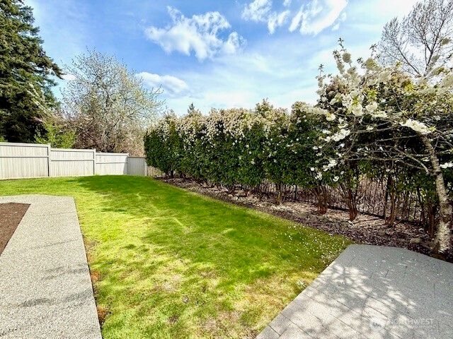 23419 NE 10th Place, Sammamish, WA 98074