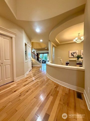 23419 NE 10th Place, Sammamish, WA 98074