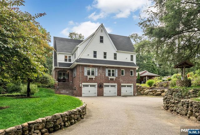 206 Long Hill Road, Oakland, NJ 07436