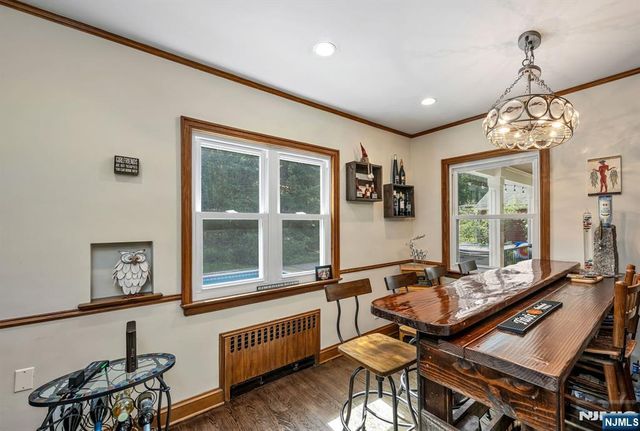 206 Long Hill Road, Oakland, NJ 07436