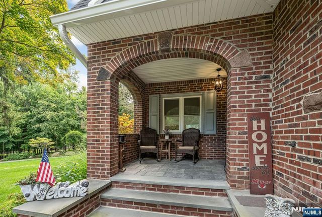 206 Long Hill Road, Oakland, NJ 07436
