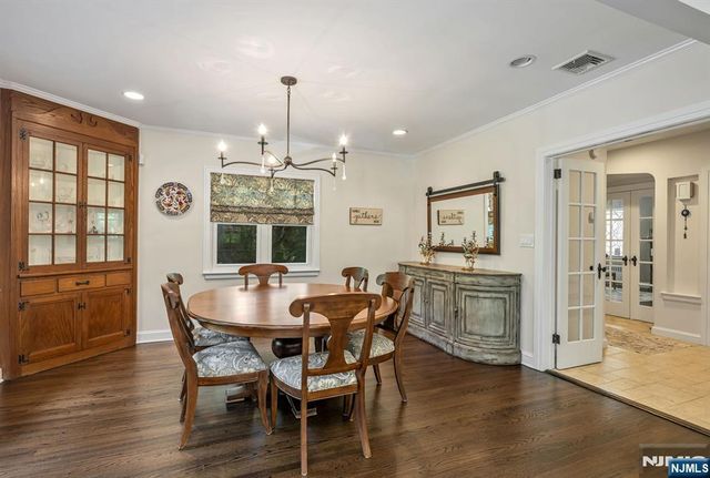 206 Long Hill Road, Oakland, NJ 07436
