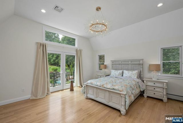206 Long Hill Road, Oakland, NJ 07436