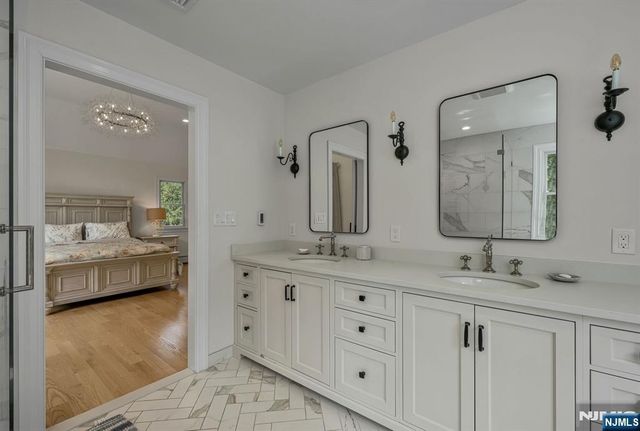 206 Long Hill Road, Oakland, NJ 07436